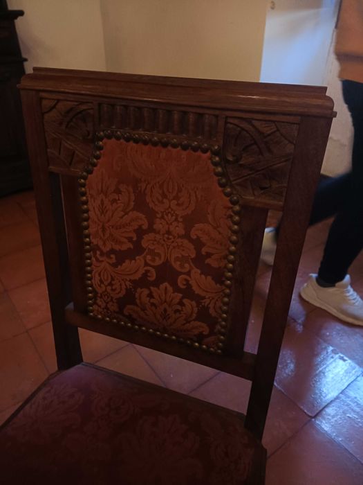 Conjunto de cadeiras, mesa e cadeirões vintage, antiguidades