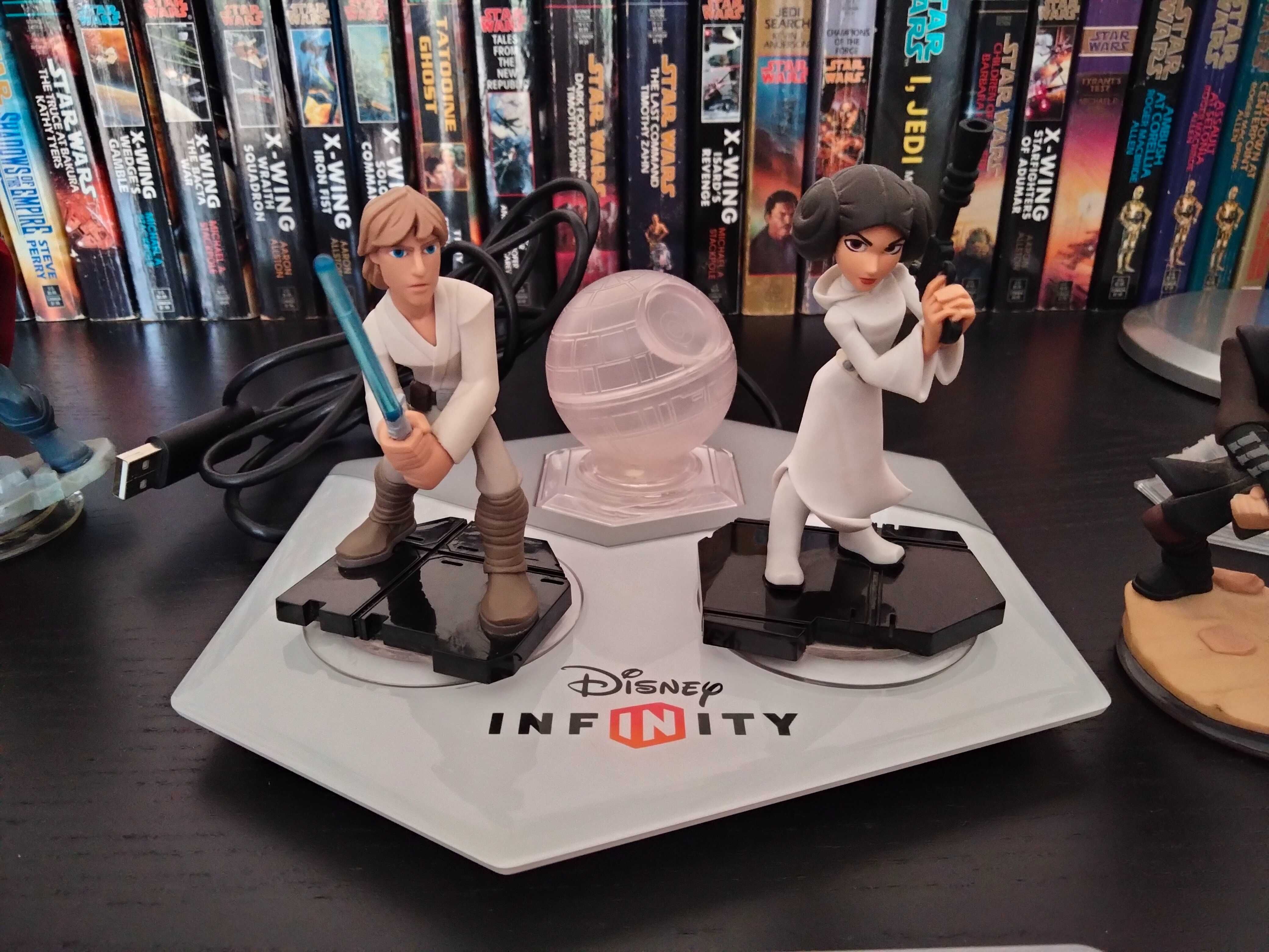 Conjunto de Figuras e Jogo Disney Infinity 3.0