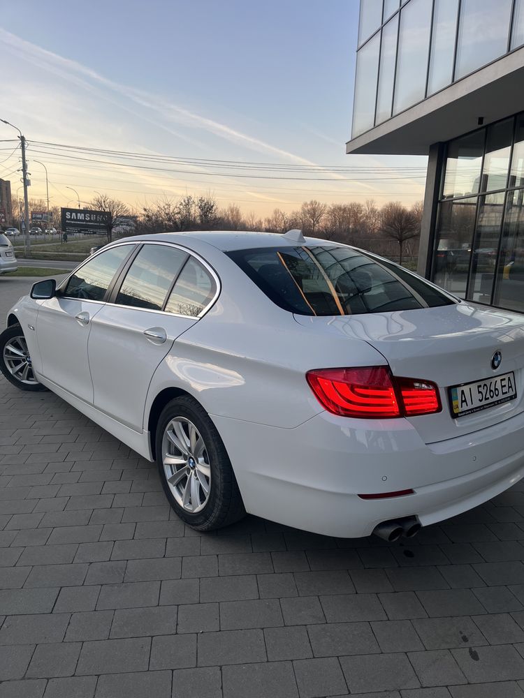 BMW 520i 2012 рік