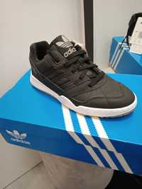 Adidas A.R. Trainer