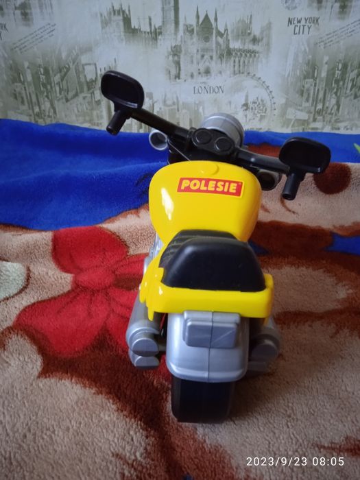 Продам детский мотоцикл, машина.