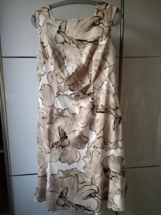 Beżowa sukienka w kwiaty vintage rozmiar 42 cielista brązowa kremowa