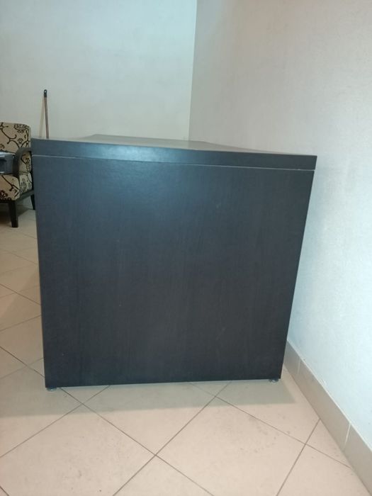 Secretaria de madeira robusta