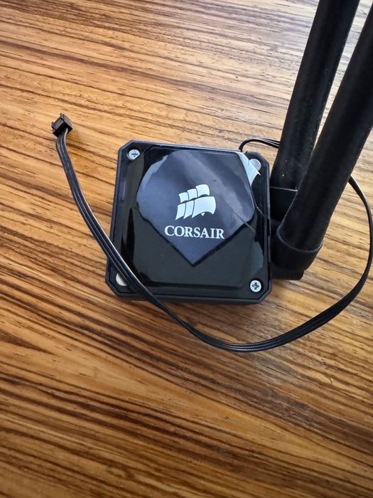 Cooler liquido Corsair H80i v1