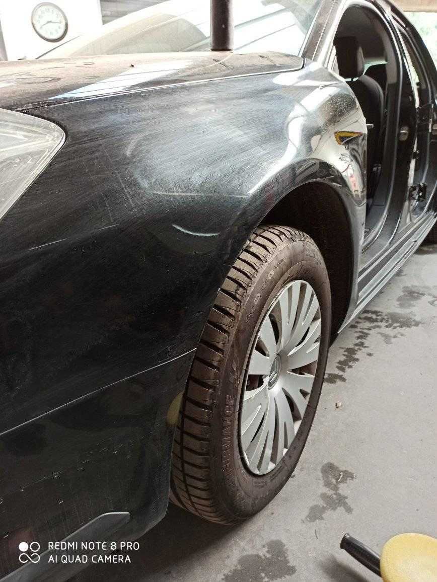 Polerowanie auta i reflektorów /AutoNat