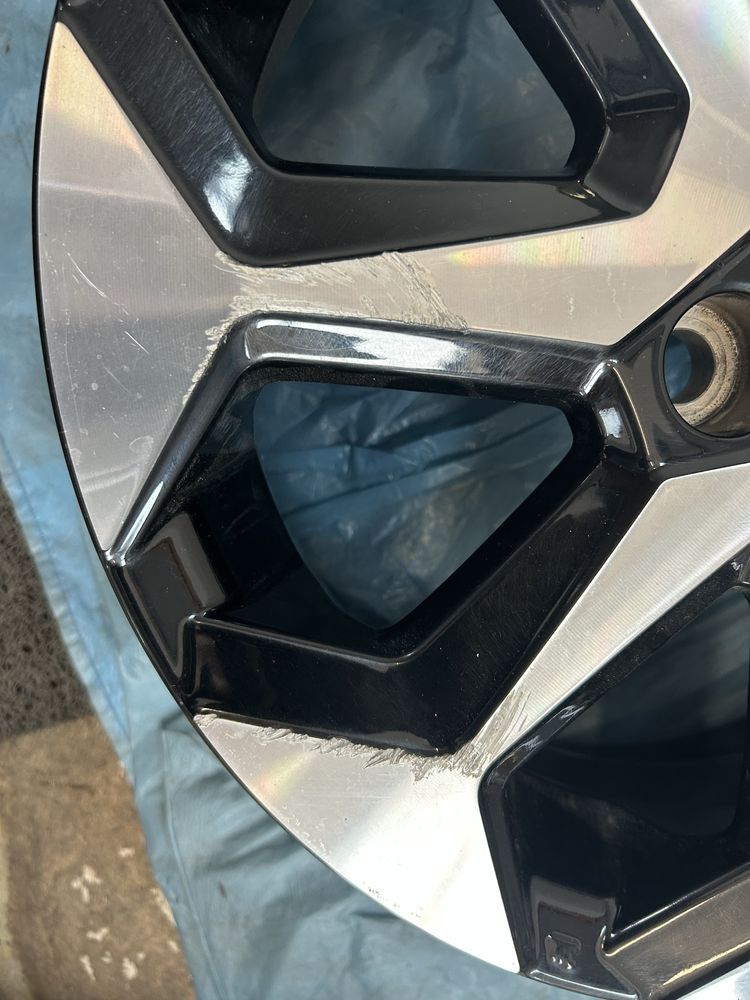 381 Felgi Aluminiowe ORYGINAŁ Toyota R 15 4x100