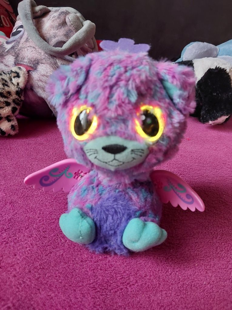 Hatchimals świecący grający pluszak miś maskotka
