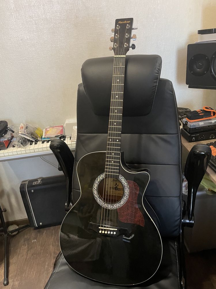 Акустическая гитара Maxtone WGC-400TBK (черная/чорна)
