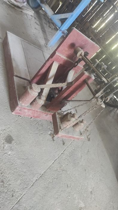 Waga zabytkowa z odwaznikami