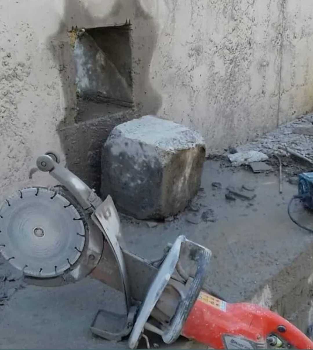 Алмазная резка бетона без пыли. Демонтаж.
