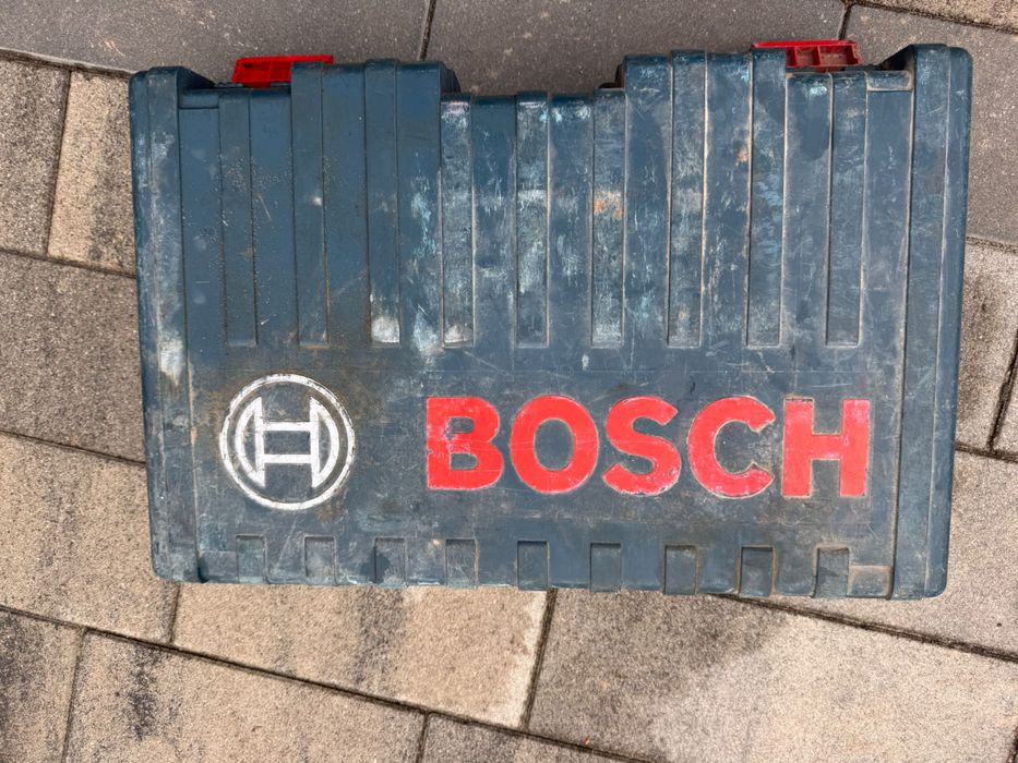 Młot udarowo - kujący  BOSCH SDS-MAX GSH 7VC