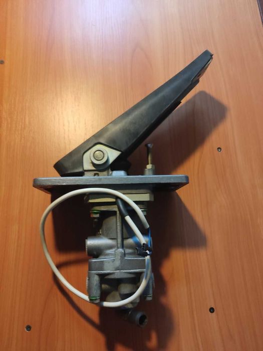 Педаль тормоза Икарус МВ4754.