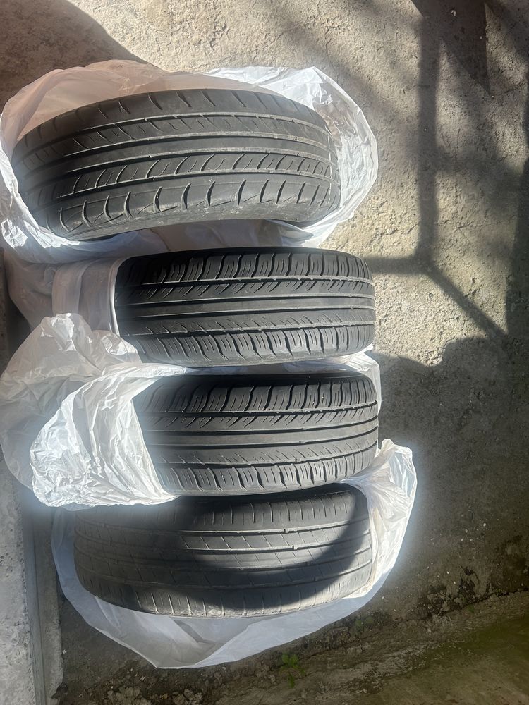 Продам диски з шинами , r15 орегінал