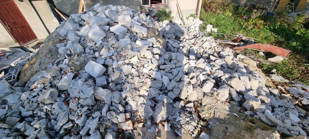 Ziemia i gruz do zabrania