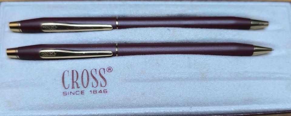Conjunto de caneta e lapiseira da famosa marca Cross