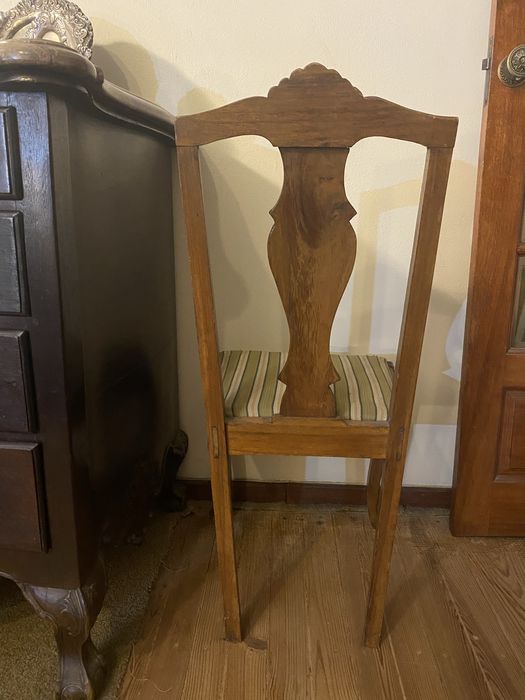 Excente Oportunidade!!! Cadeiras em Madeira,Estilo Arte Nova !!!