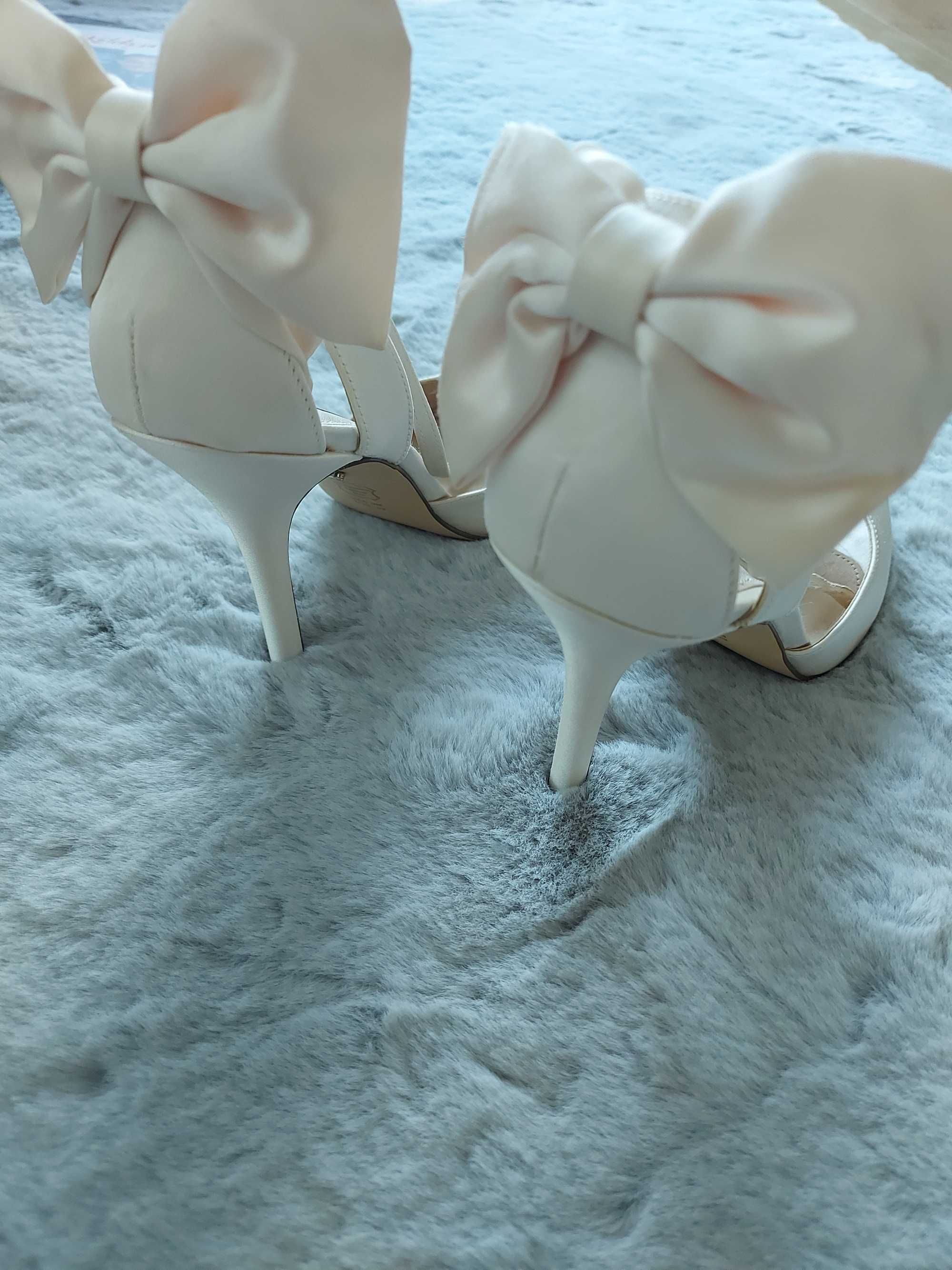 Ślubne buty damskie nowe