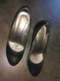 Czarne buty r. 38. obcas 9,5 cm