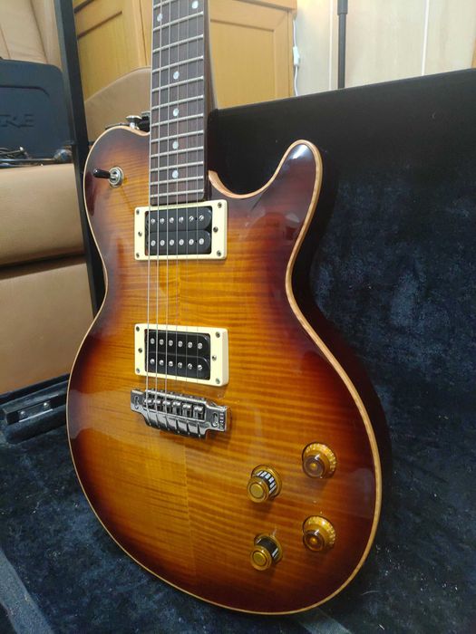 line 6 variax jtv 59 james tyler guitarra