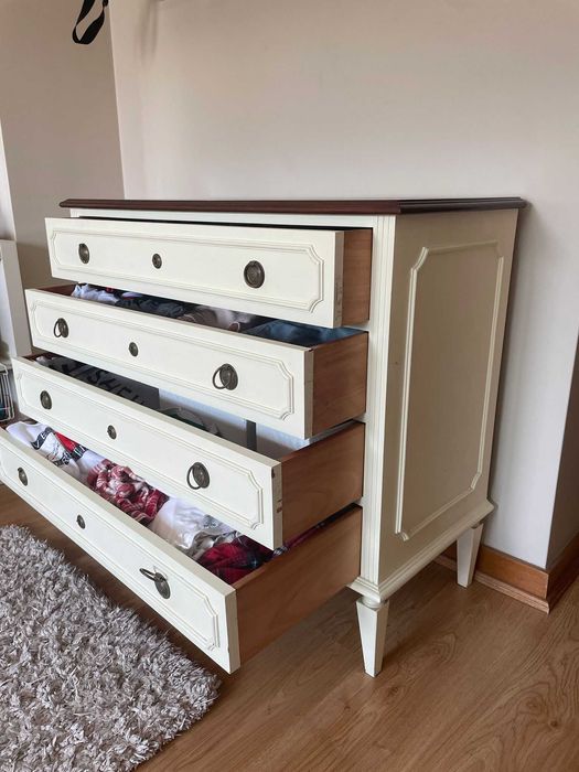 Cama, cómoda, mesa cabeceira shabby chic