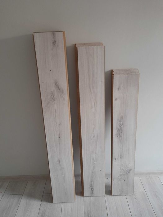 Szare panele podłogowe z demontażu