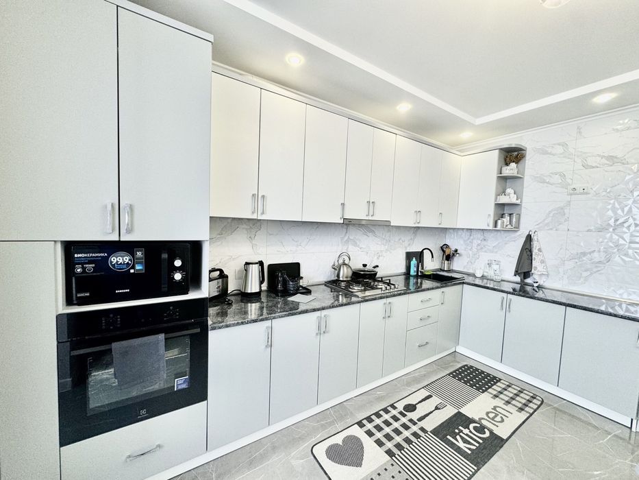 2-х кімнатна квартира з ремонтом по вул. Івасюка, біля ТЦ Велес.