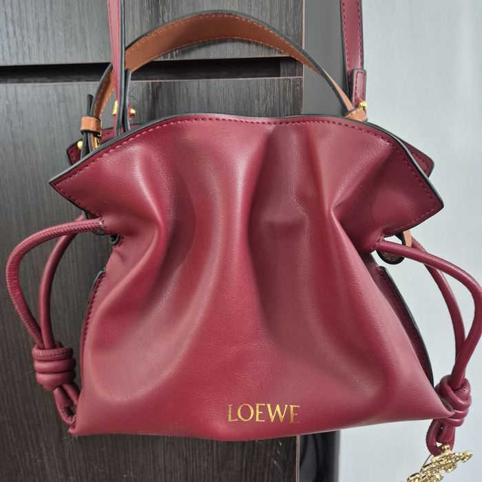 Дві сумки Loewe червона і оливкова