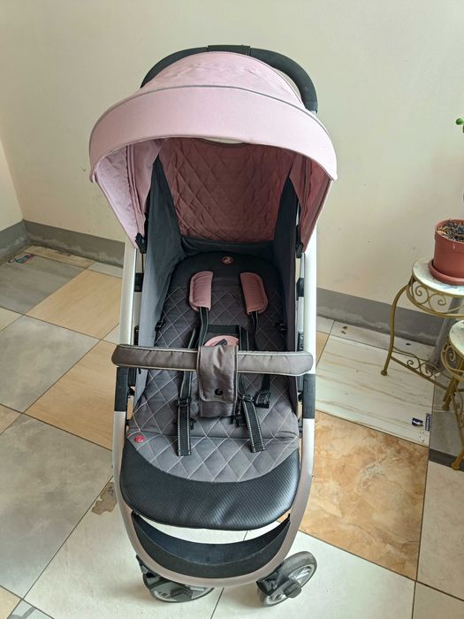 Прогулянкова коляска CARRELLO Gloria
