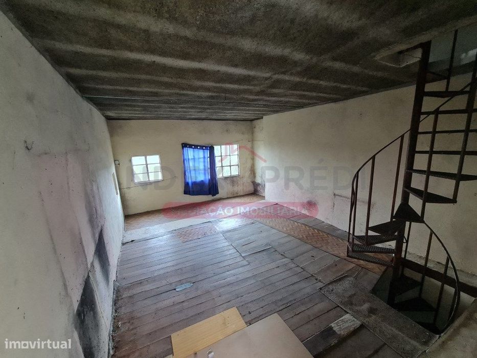 Moradia T2 Com duas frentes - Arganil