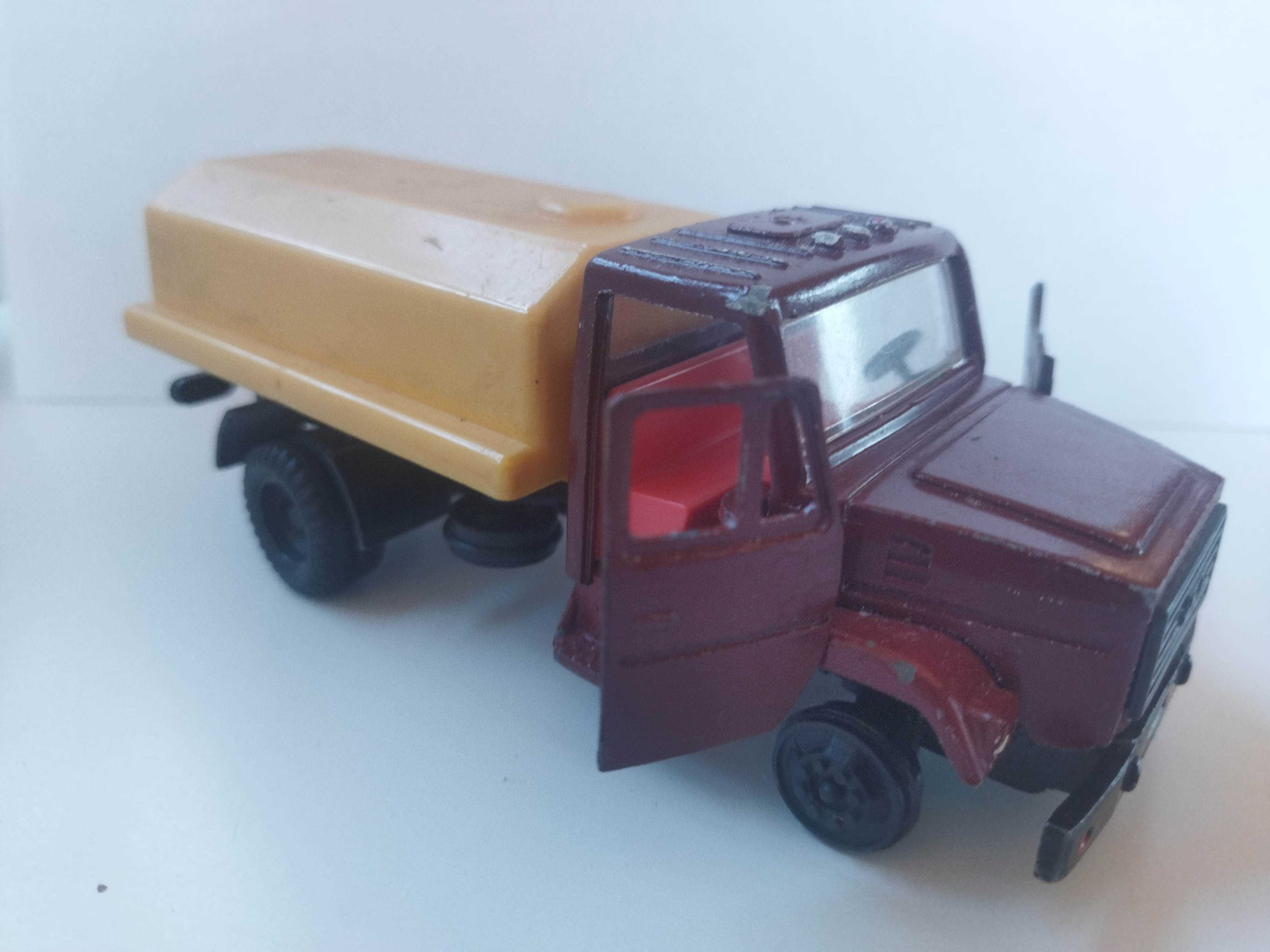 ZIL 4331 skala 1:43 ZSRR