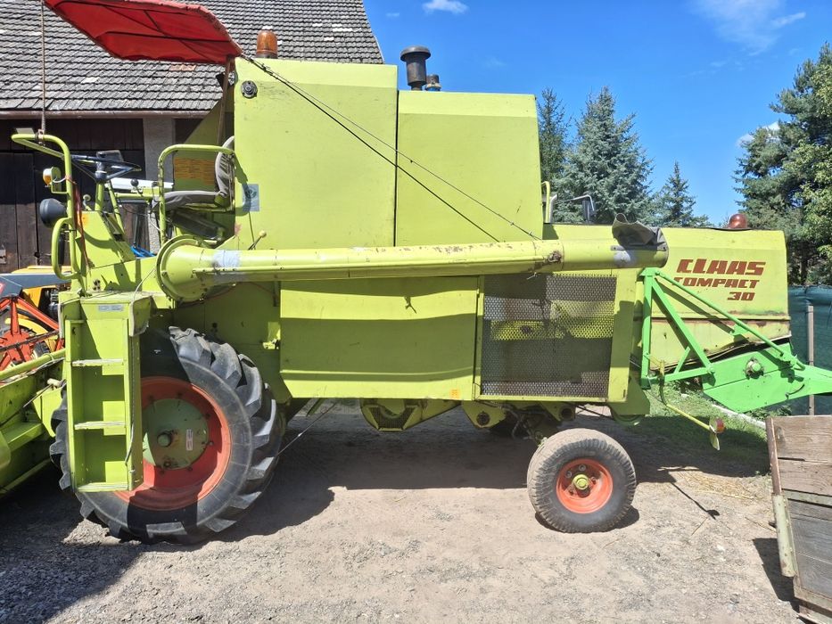 Kombajn zbożowy Claas compact 30