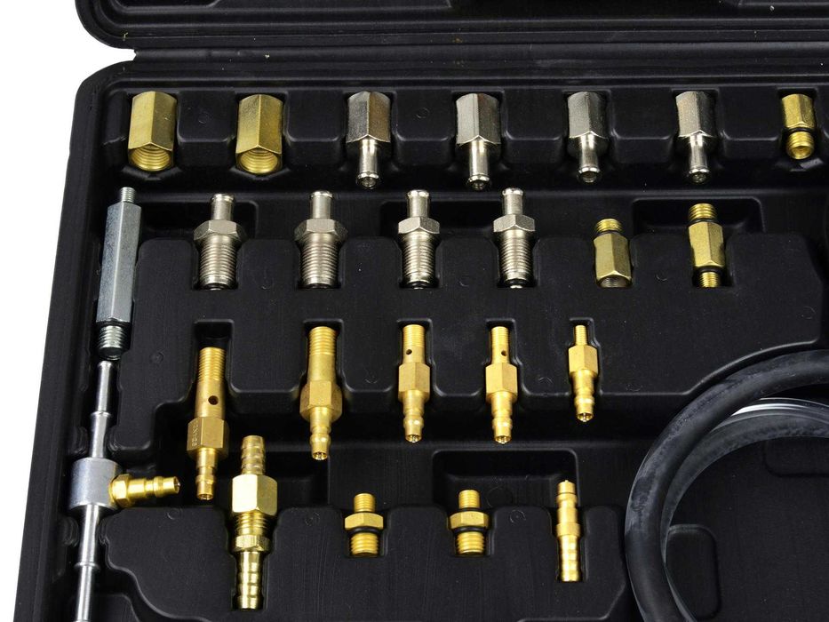 Teste de pressão de injeção no sistema. gasolina