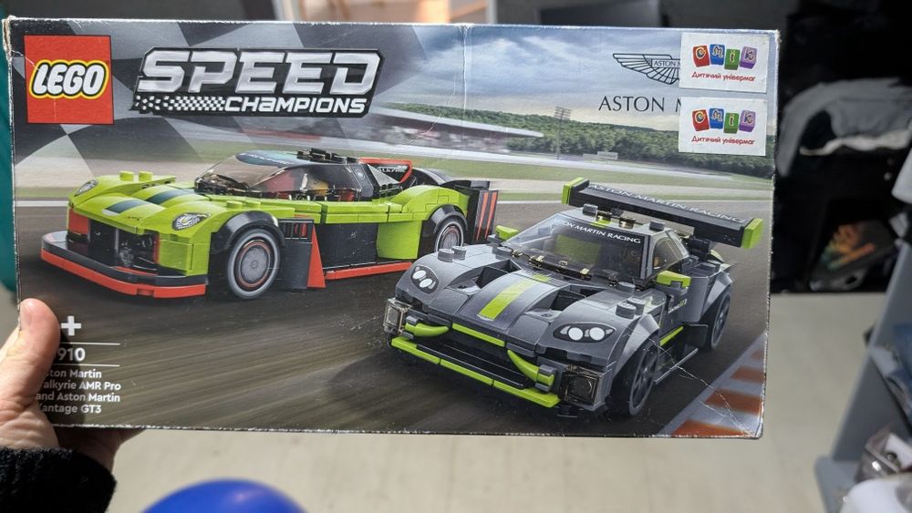 Конструктор Lego Speed Champions Aston Martin Valkyrie AMR Pro Ta Asto