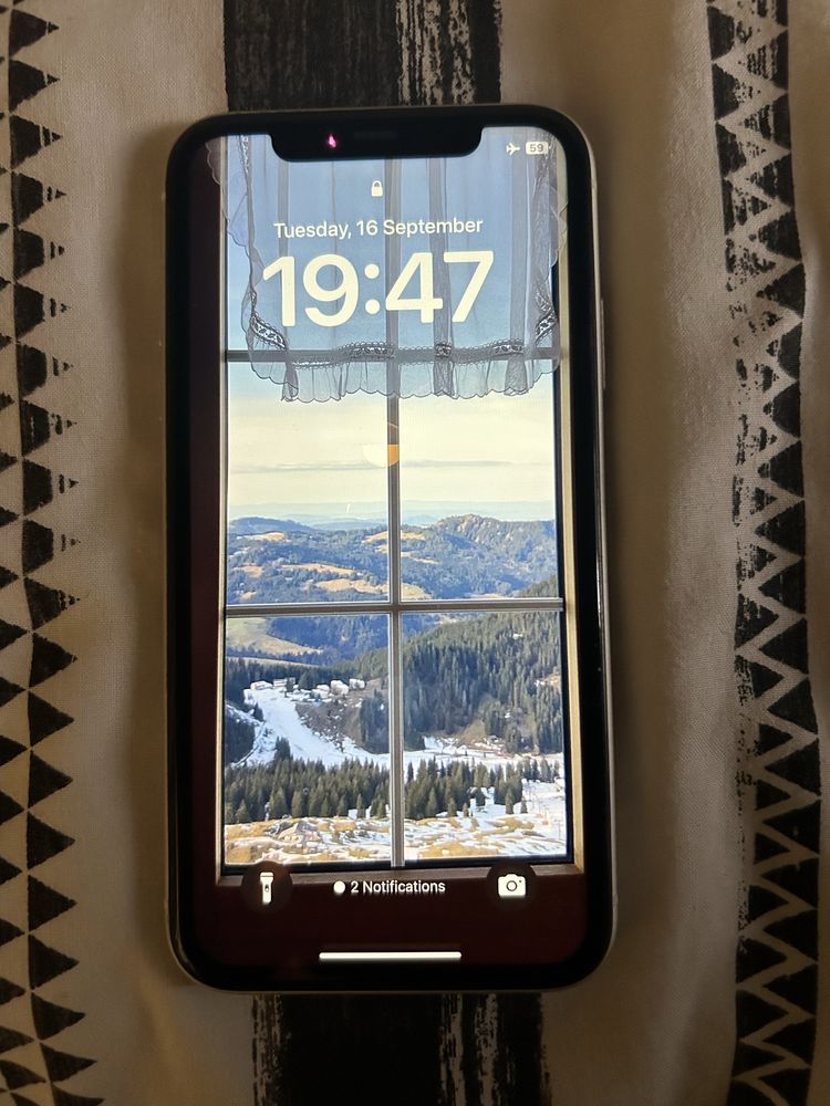 iPhone 11 - usado