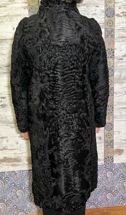 Шуба чорна, натуральний каракуль, М, Хутросвіт, Тисмениця