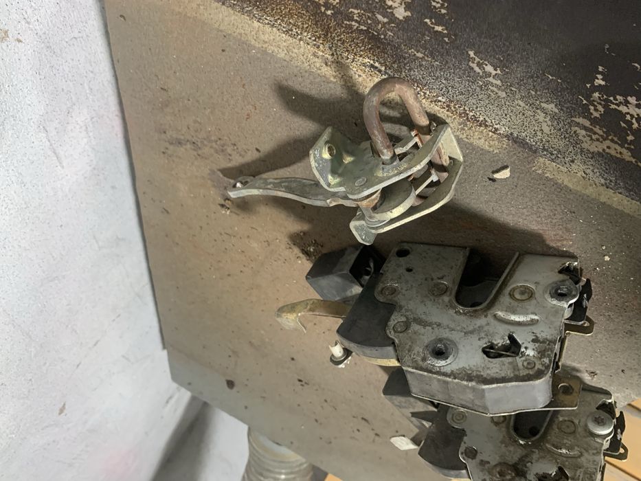 Пррдам замки ограничитель е34