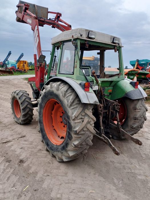 Fendt 275s z ładowaczem