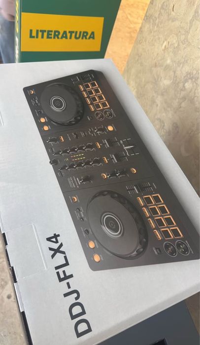DDJ FLX4 - NOVA 1 mes de uso!