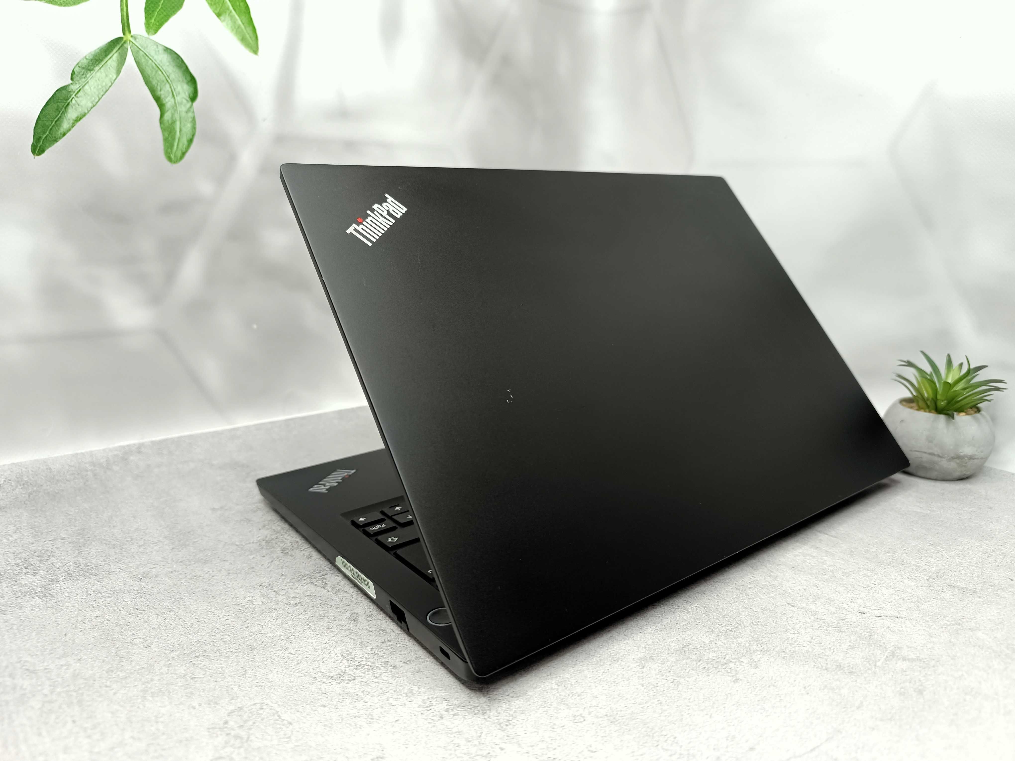 16GB/256M2/Ноутбук Lenovo ThinkPad E14/i5-10210U//14"/Full HD IPS