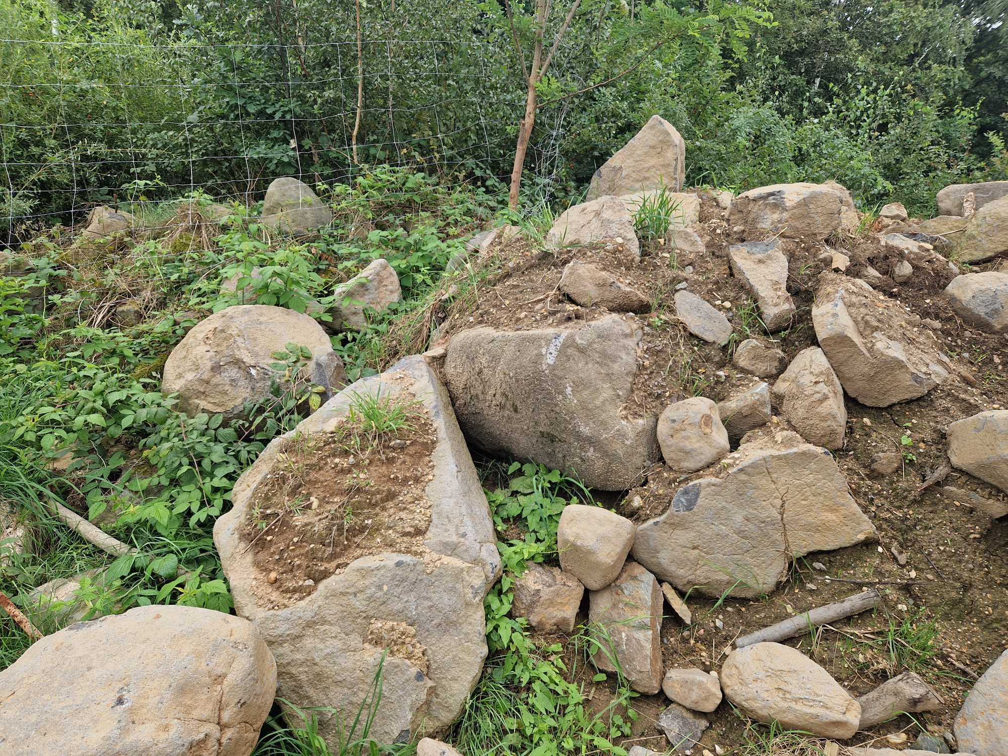 Sprzedam głazy i kamienie granitowe