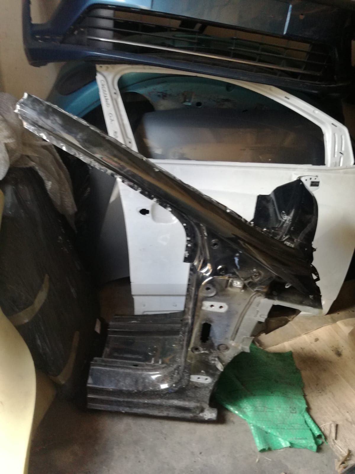 Słupek prawy próg Opel Astra K