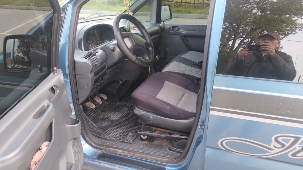Citroen jumpy мінівен