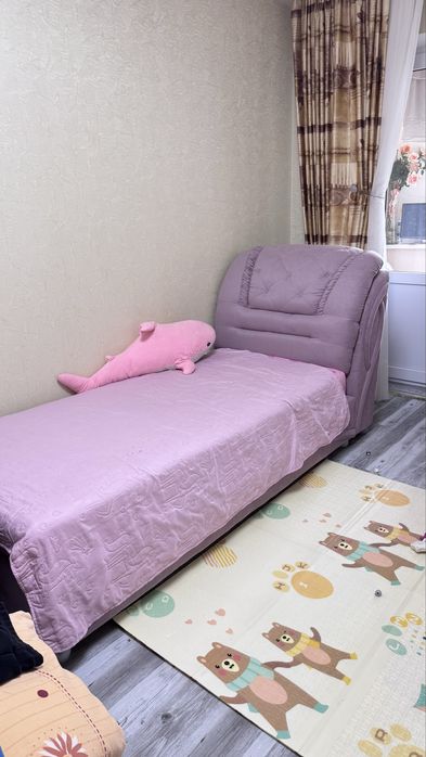 Ліжко з мʼякою спинокю рожеве для принцеси односпальнє