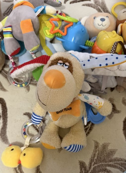 Дитячі іграшки для найменших