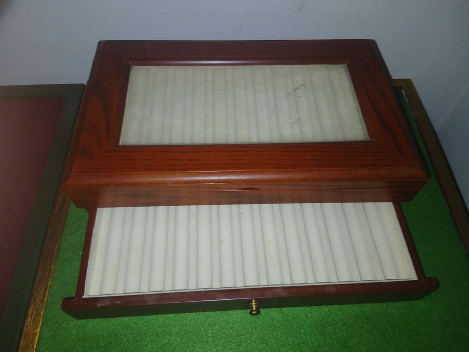 Expositor caixa madeira para caneta  por 40 €