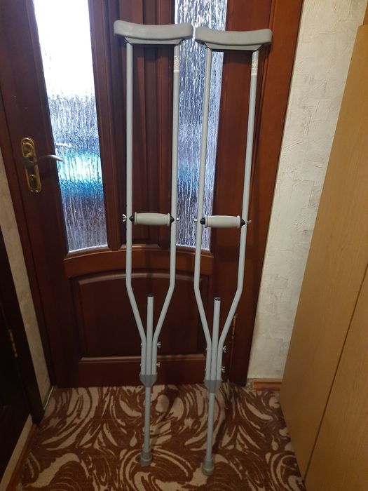 Костыли практически новые.