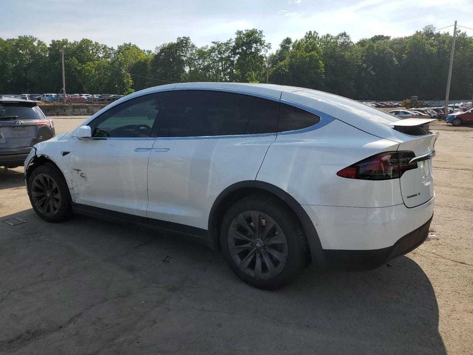 Продається в процесі доставки Tesla Model X 2019