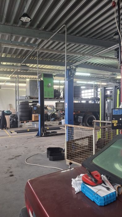 Podnośnik  dwukolumnowy Maha 2.8 t