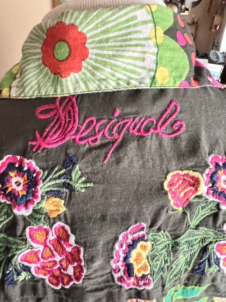 Camiseiro Desigual lindo