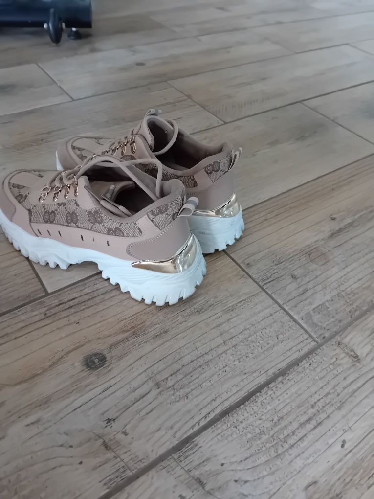 Wyjątkowe rewelacyjne Gucci buty damskie jak nowe stan idealny